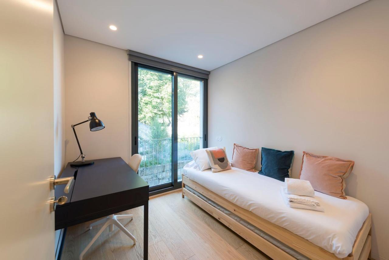 Lovelystay - Primrose 2Br Flat With Free Parking, Ac And Balcony Порто Екстериор снимка